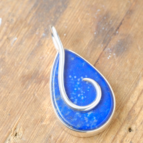 zilveren hanger met lapis lazuli edelsteen