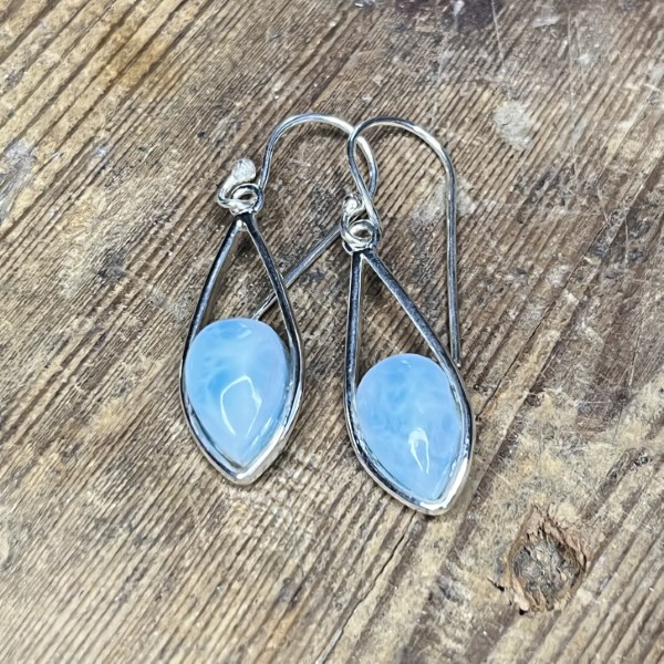 zilveren oorhangers met larimar edelsteen